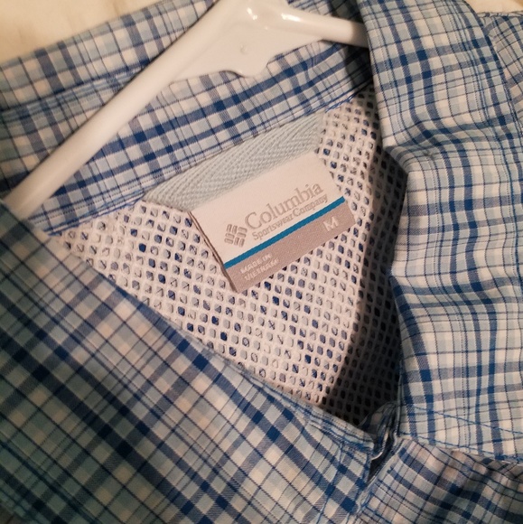 NWOT..Columbia button down - Picture 2 of 4